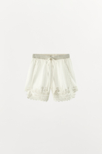 ШОРТЫ С КРУЖЕВОМ И ЦВЕТОЧНОЙ ВЫШИВКОЙ — ZARA