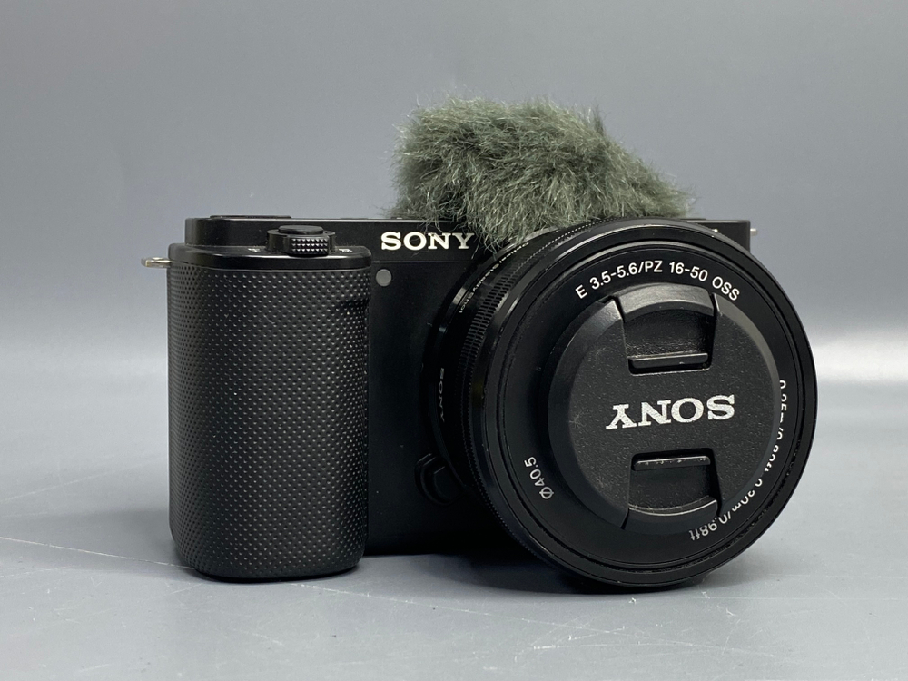 Sony ZV-E10 Kit 16–50mm f/3.5–5.6 OSS — 11 000 кадров