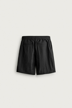 ZARA ШОРТЫ RELAXED FIT ИЗ СТРУЯЩЕЙСЯ ТКАНИ СО СКЛАДКАМИ, ЧЕРНЫЙ
