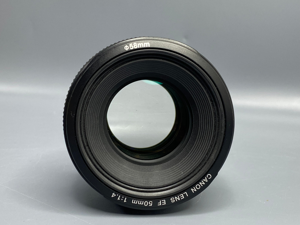 Canon EF 50mm f/1.4 USM