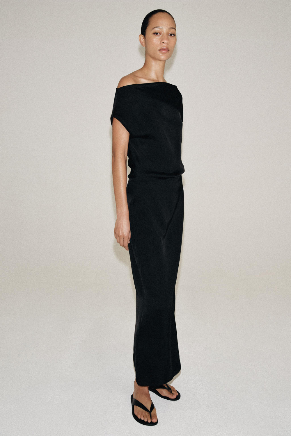 АСИММЕТРИЧНОЕ АТЛАСНОЕ ПЛАТЬЕ ZW COLLECTION — ZARA