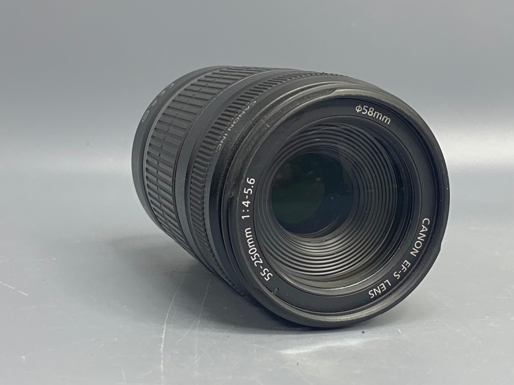 Canon EF-S 55-250mm 4-5.6 IS