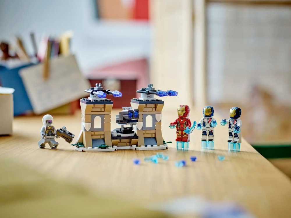 Конструктор LEGO Marvel 76288 Железный человек и Железный легион против Солдат Гидры