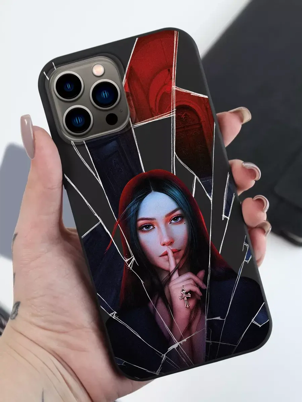 Чехол на iPhone 16 Pro Max