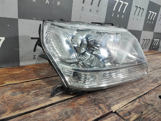 Фара правая галоген Suzuki Grand Vitara 2 (JT) 05-15 Б/У Оригинал 3512065J12