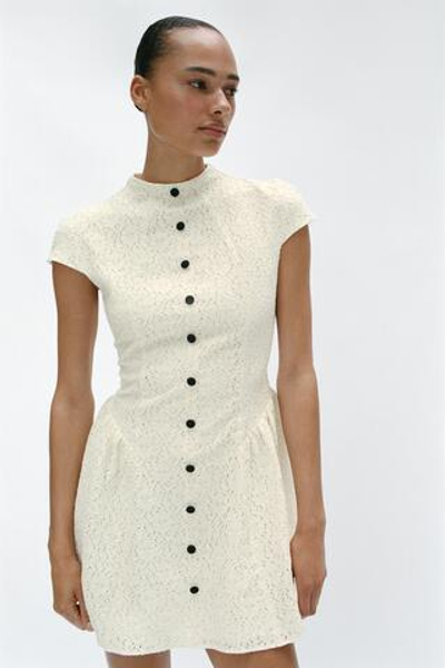 КОРОТКОЕ КРУЖЕВНОЕ ПЛАТЬЕ С КОНТРАСТНЫМИ ПУГОВИЦАМИ — ZARA