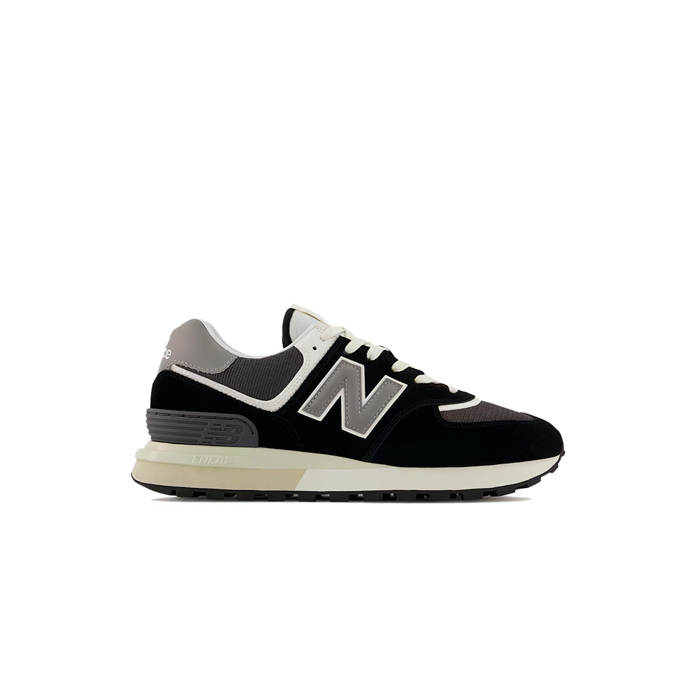 alt="New Balance 574 Legacy Black Marblehead U574LGG1 черные кроссовки с серыми акцентами и золотой нашивкой вид сбоку на белом фоне"