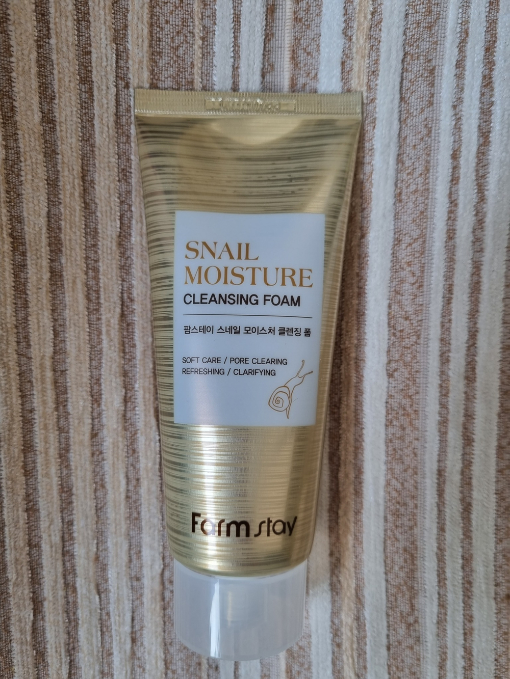 Увлажняющая очищающая пенка с муцином улитки FarmStay Snail Moisture Cleansing, 100 мл.