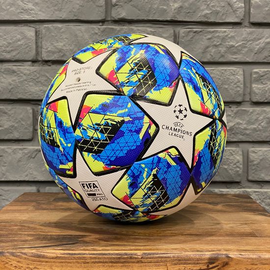 Футбольный мяч Adidas Champions League Final Replica