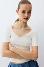 Хлопковый топ в рубчик — глубокий вырез, V-образный вырез - H&M