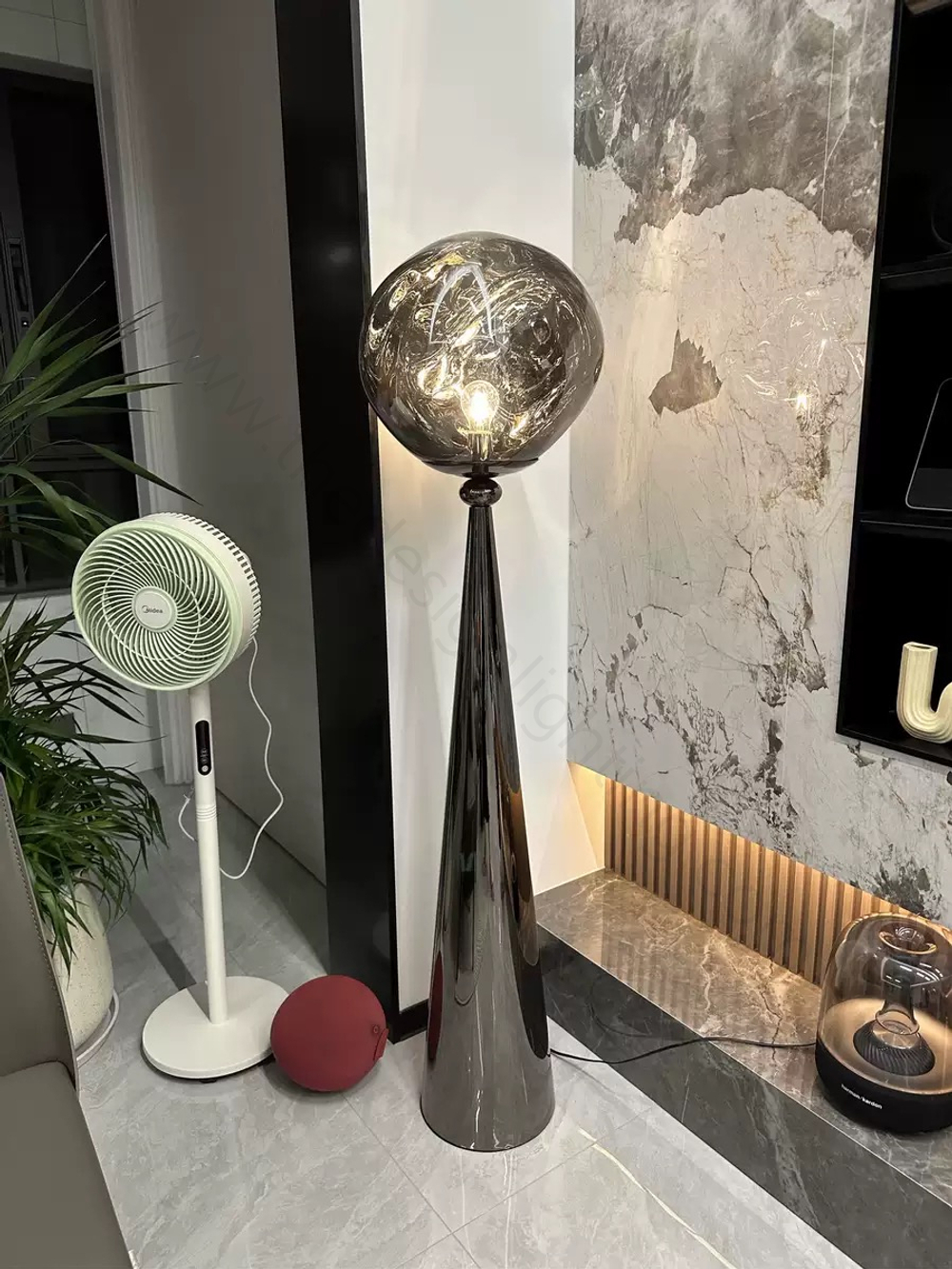Floor design lamp Melt Cone Fat by Tom Dixon