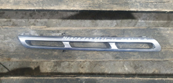 Молдинг решетки радиатора Mercedes GLS (X166) 15-19 Б/У Оригинал A1668882085
