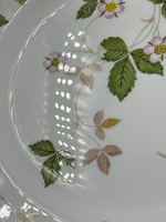 Тарелка 27,5см Wedgwood, Wild Strawberry