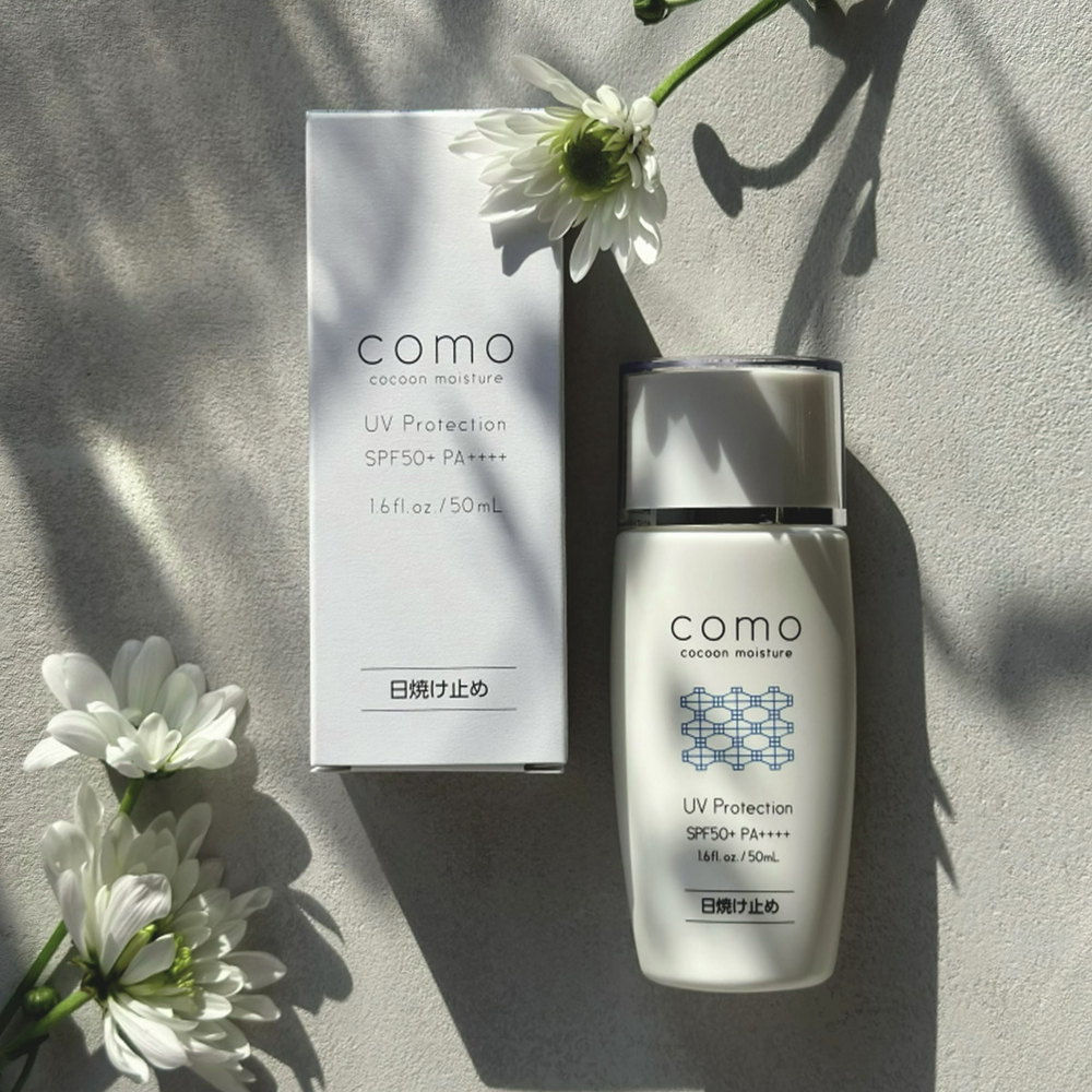 Солнцезащитный крем с экстрактом шелка COMOACE Cocoon Moisture UV Protection SPF50+/PA++++