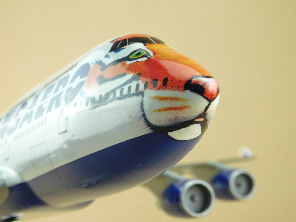 Модель самолета Boeing 747-400 (М1:144, Transaero с тигром, EI-XLN)
