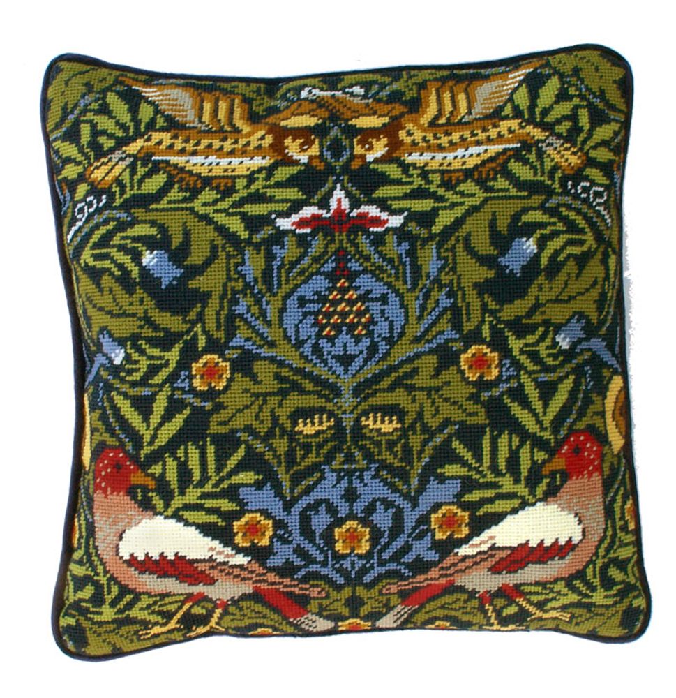 Набор для вышивания нитками Bothy Threads, подушка Bird William Morris (Птицы), 35,5х35,5 см