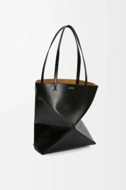 Loewe Средняя складная сумка-тоут Puzzle Fold из блестящей телячьей кожи, черный