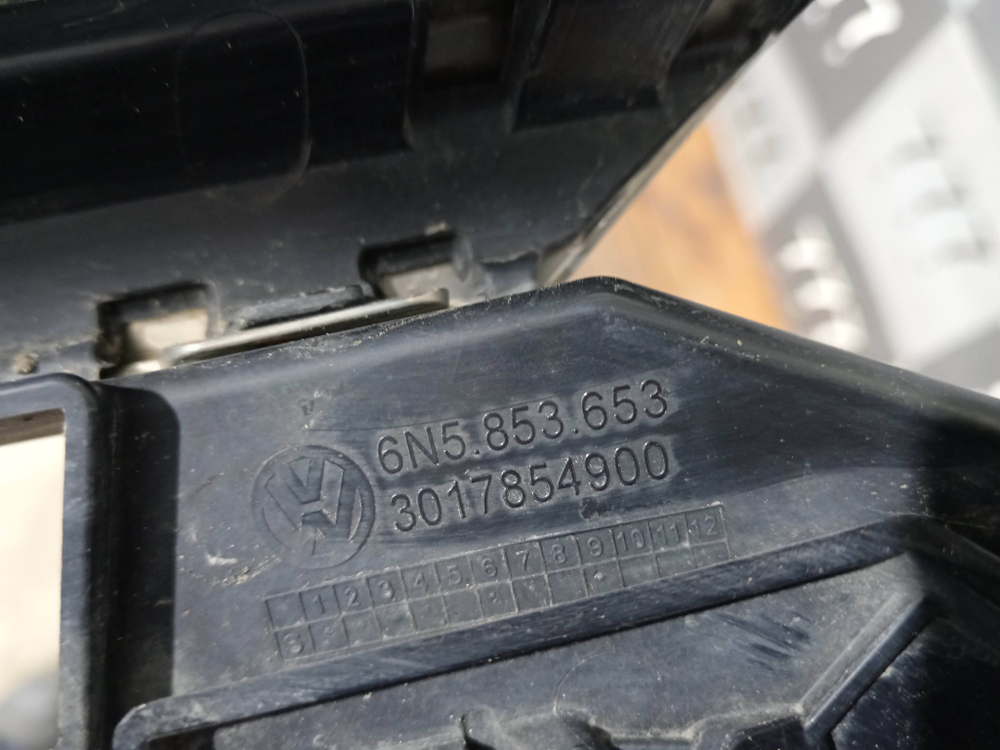 Решетка радиатора Volkswagen Polo 6 20-нв Б/У Оригинал 6N5853651RYP