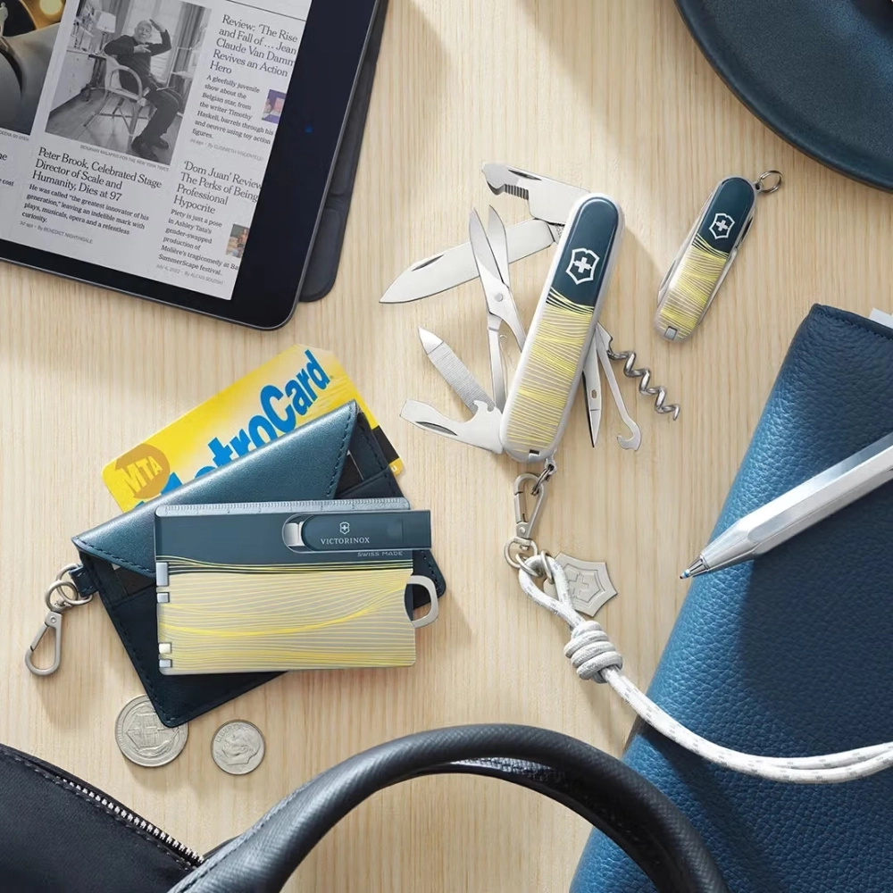 Нож Victorinox Companion New York Style 1.3909.E223 (91 мм)
