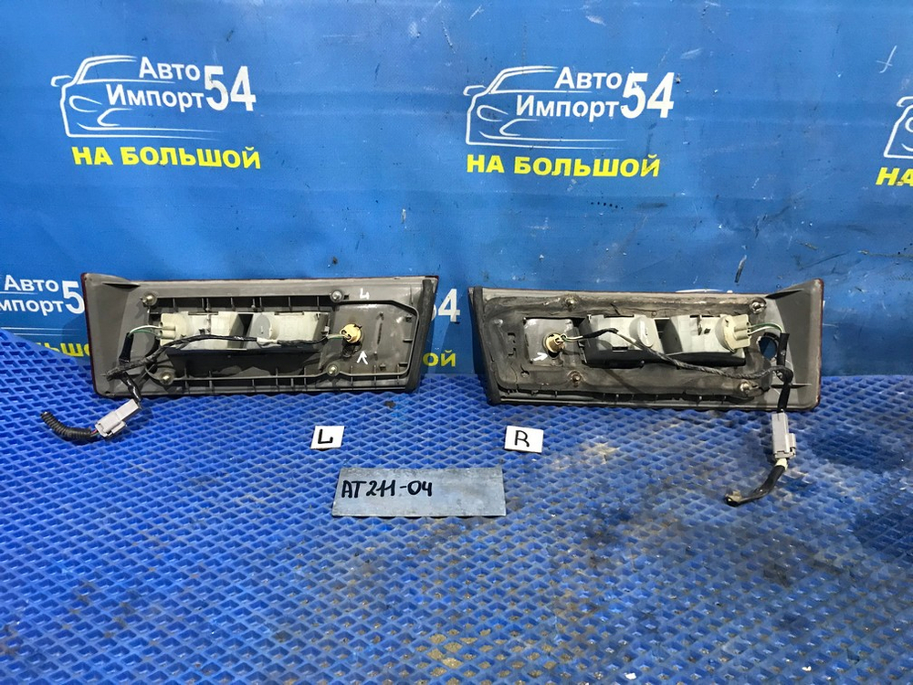 Вставка багажника правая TOYOTA CORONA PREMIO 2000