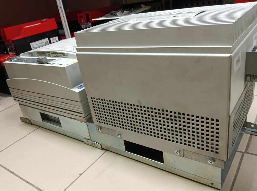 Lenze EZN3A0055H045U б/у