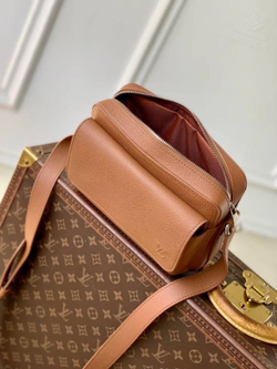 Сумка через плечо Louis Vuitton Boarding