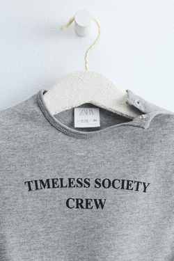 ZARA TIMELESS — БОДИ С ТЕКСТОВЫМ ПРИНТОМ, СЕРЫЙ