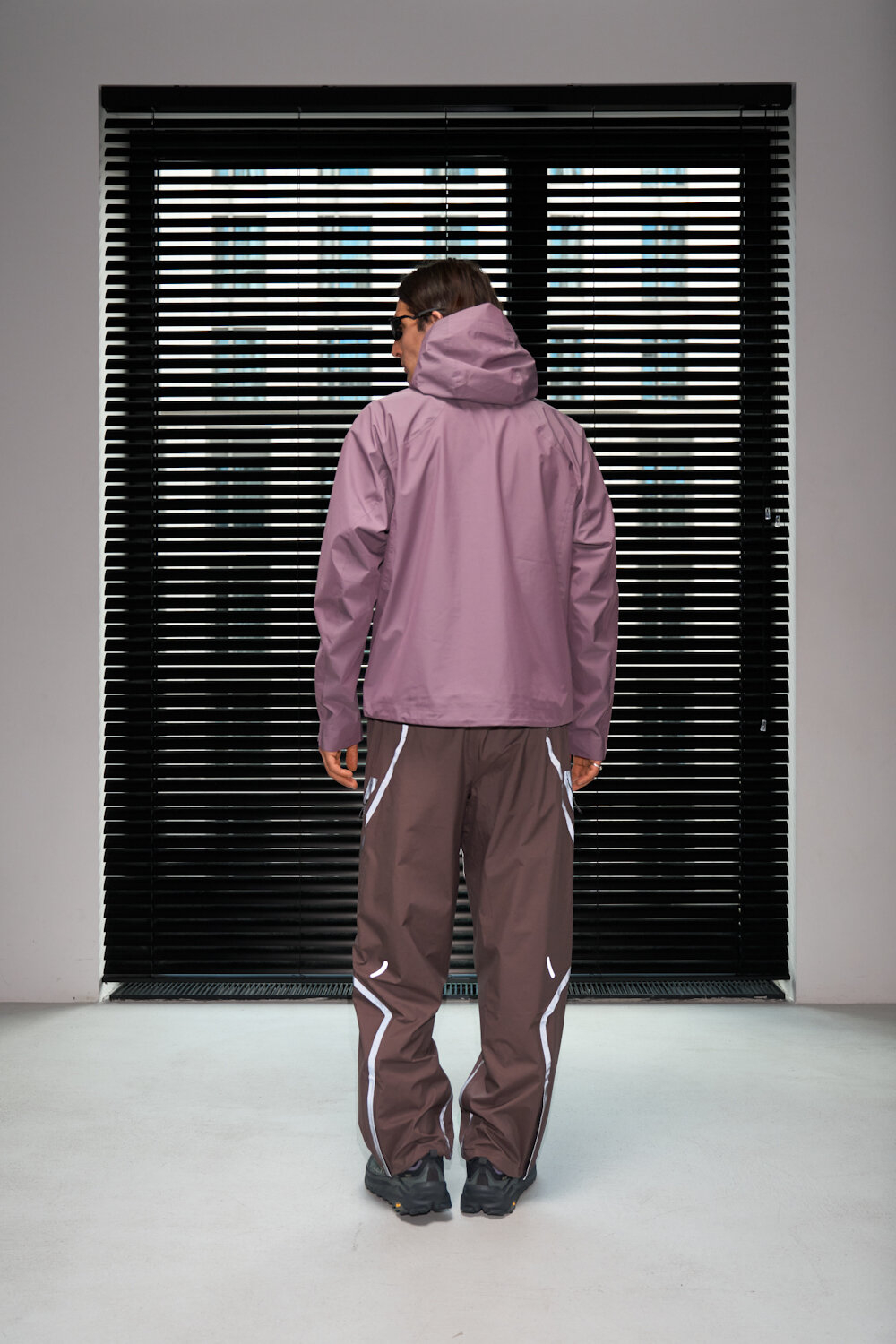 Брюки Blue Monte Geometric-Cut Laminated Trousers "Brown Coffee"