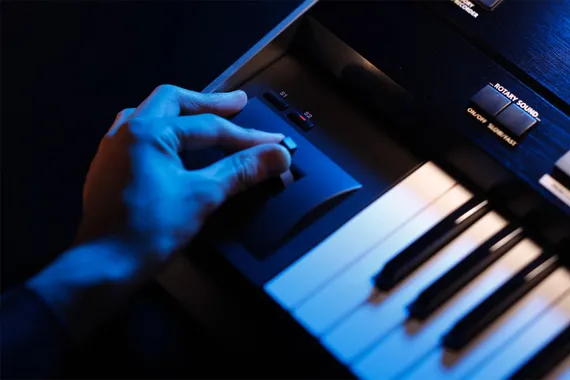 ROLAND JUPITER-80