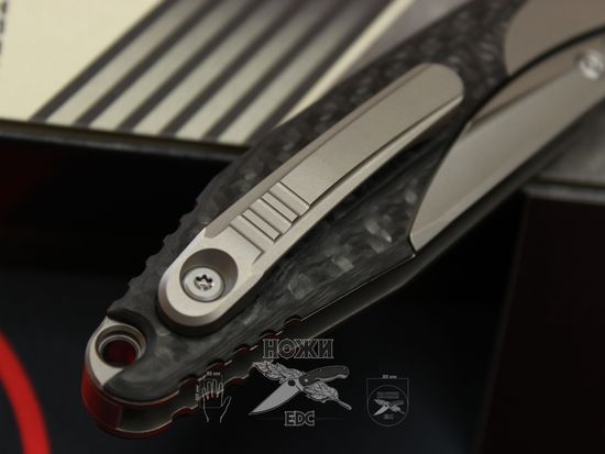 Складной нож Microtech Socom Bravo T/E 261-7CFTI c клинком из стали Böhler M390 Microclean®, рукоять титан / карбон