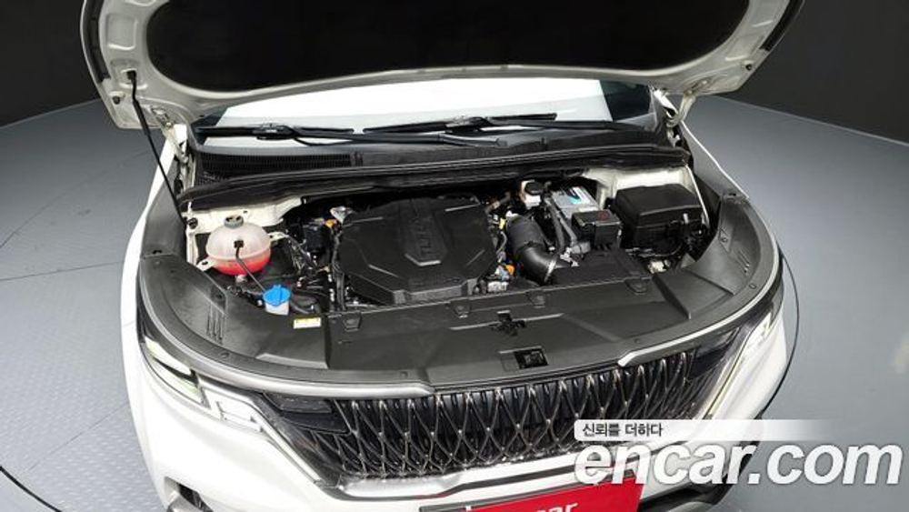 KIA Canival 9-Seater Signature — 2023