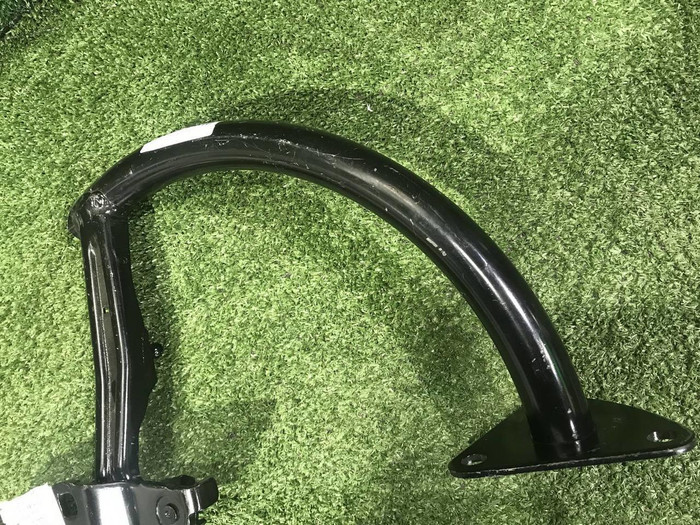 Петля крышки багажника правая VW Passat B6 B7 (2005-2015)