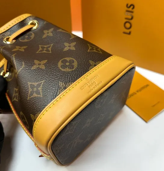 Сумка Louis Vuitton Nano Noé, коричневый