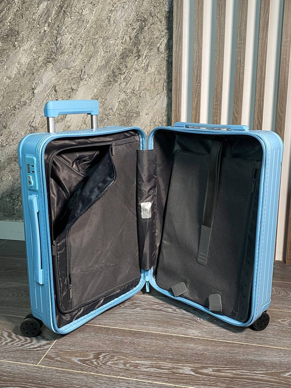 Чемодан Rimowa