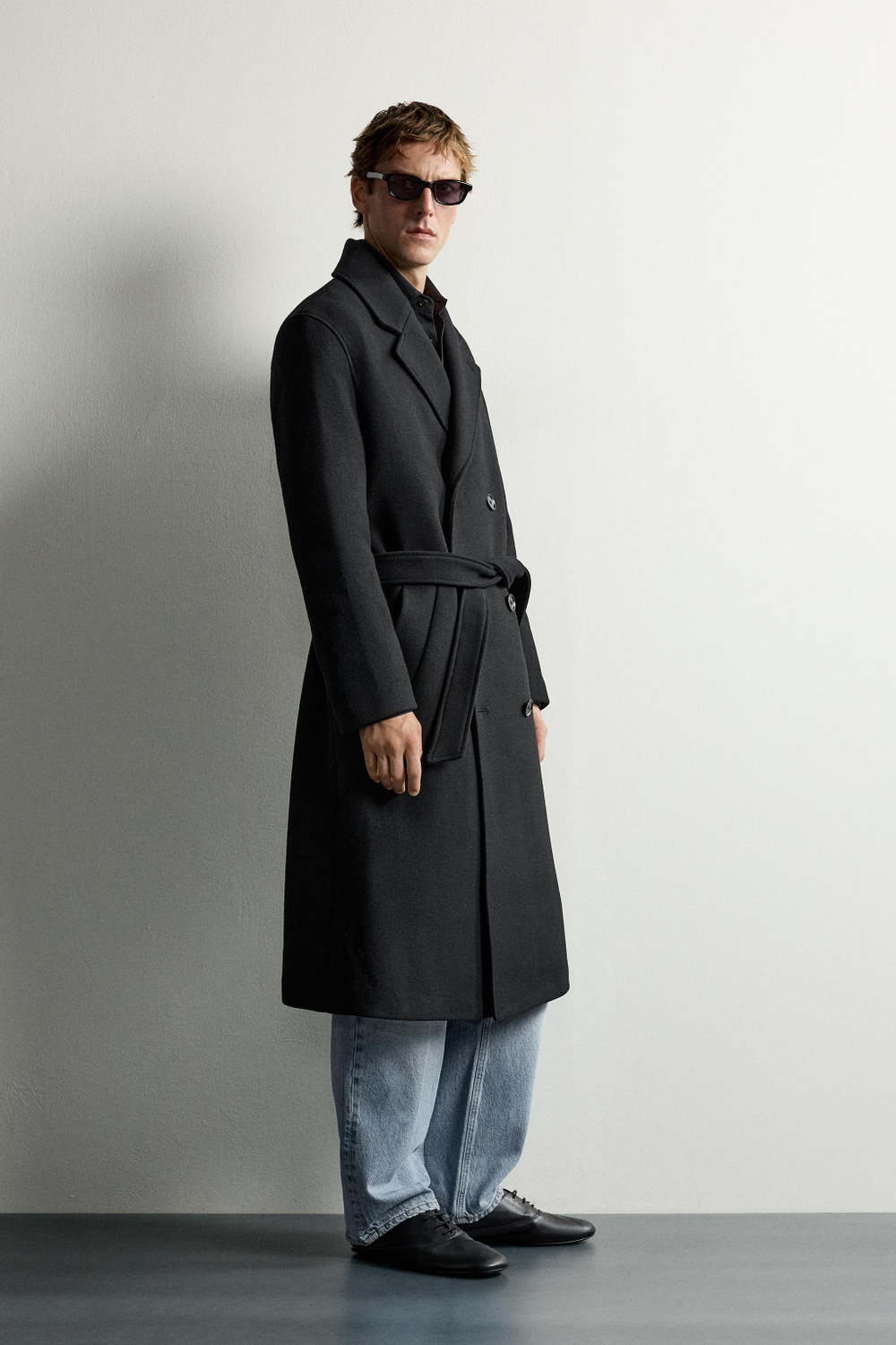 ДВУБОРТНОЕ ПАЛЬТО ИЗ ШЕРСТИ С ПОЯСОМ — ZARA