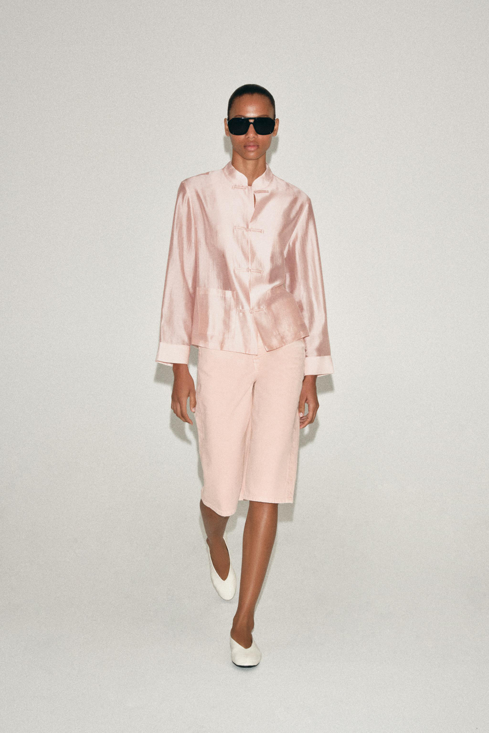 ДЖИНСОВЫЕ ШОРТЫ СО СРЕДНЕЙ ПОСАДКОЙ — ZW COLLECTION — ZARA