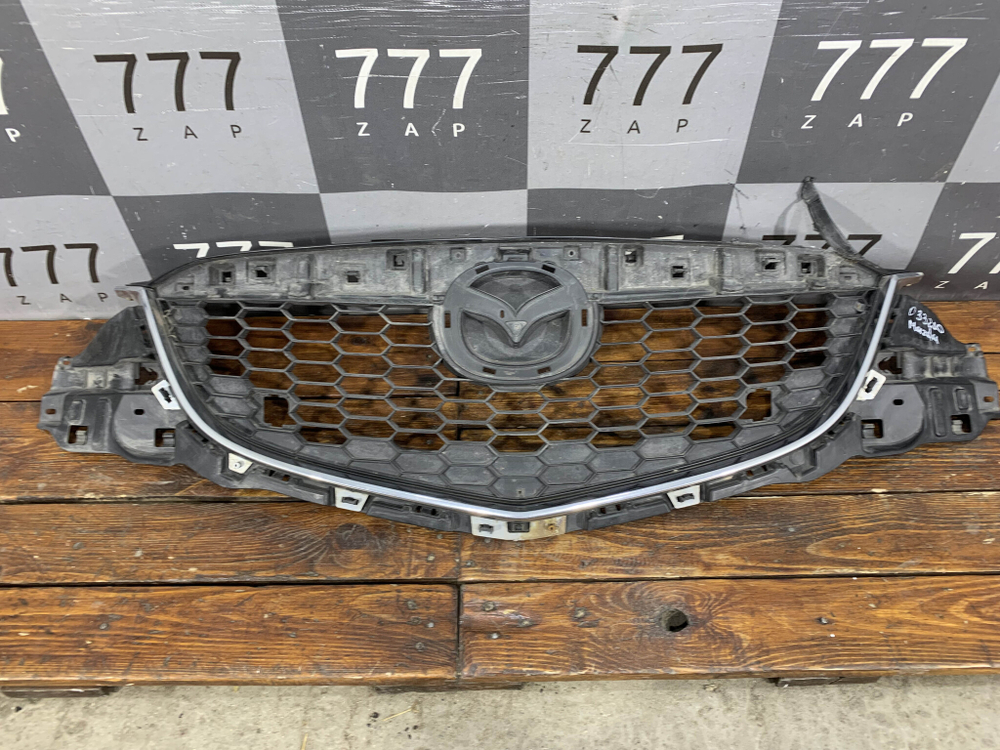Решетка радиатора Mazda CX-5 1 (KE) 11-15 Б/У Оригинал KD4550712