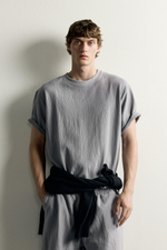 ФУТБОЛКА RELAXED FIT ИЗ РЕЛЬЕФНОЙ ТКАНИ — ZARA · 3992/430