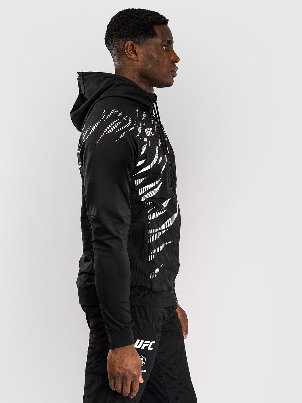 Толстовка UFC Fusion by Venum Authentic Fight Night Black