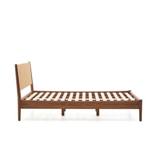 Кровать Elan La Forma из шпона и массива ореха со шнуром 160 x 200