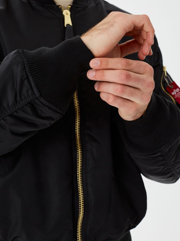 Куртка бомбер Alpha Industries MA-1 Black Куртка бомбер Alpha Industries MA-1 Black