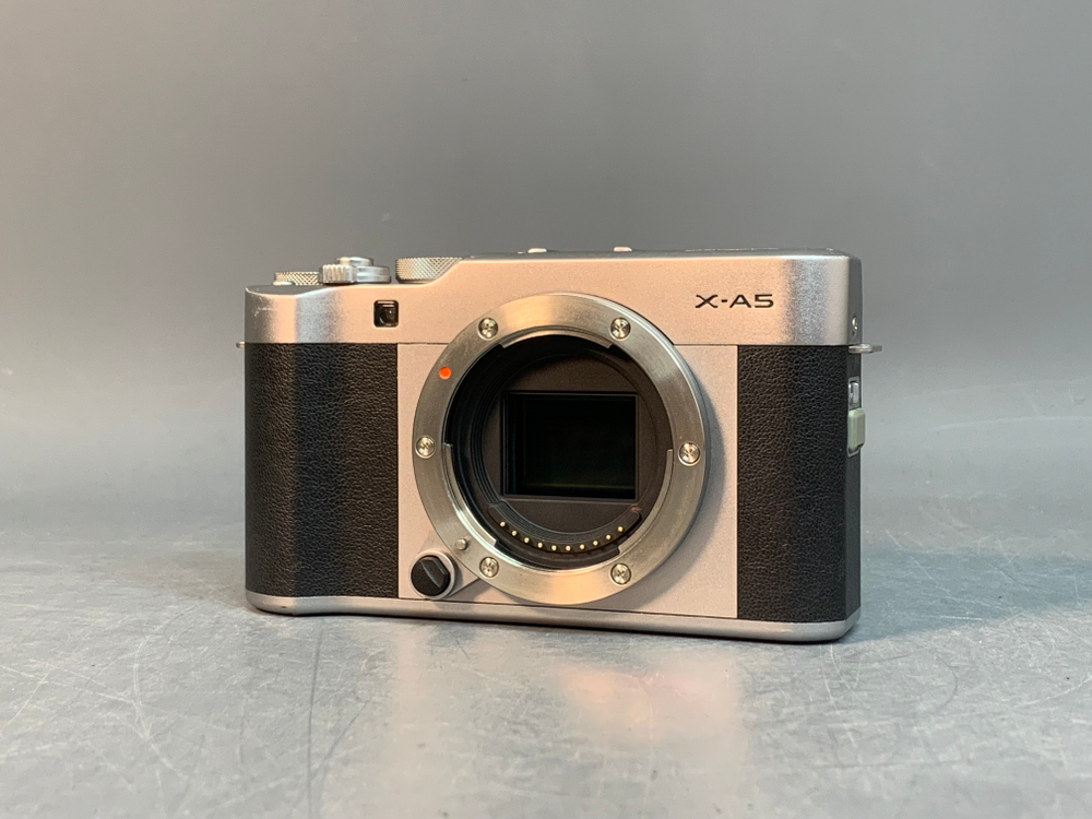 Fujifilm X-A5 kit 15–45mm