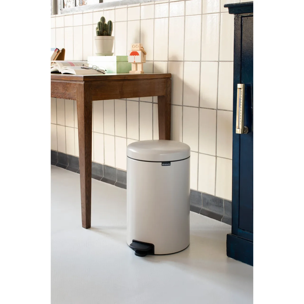 Brabantia NewIcon Контейнер для мусора Soft Beige, 20л 149948