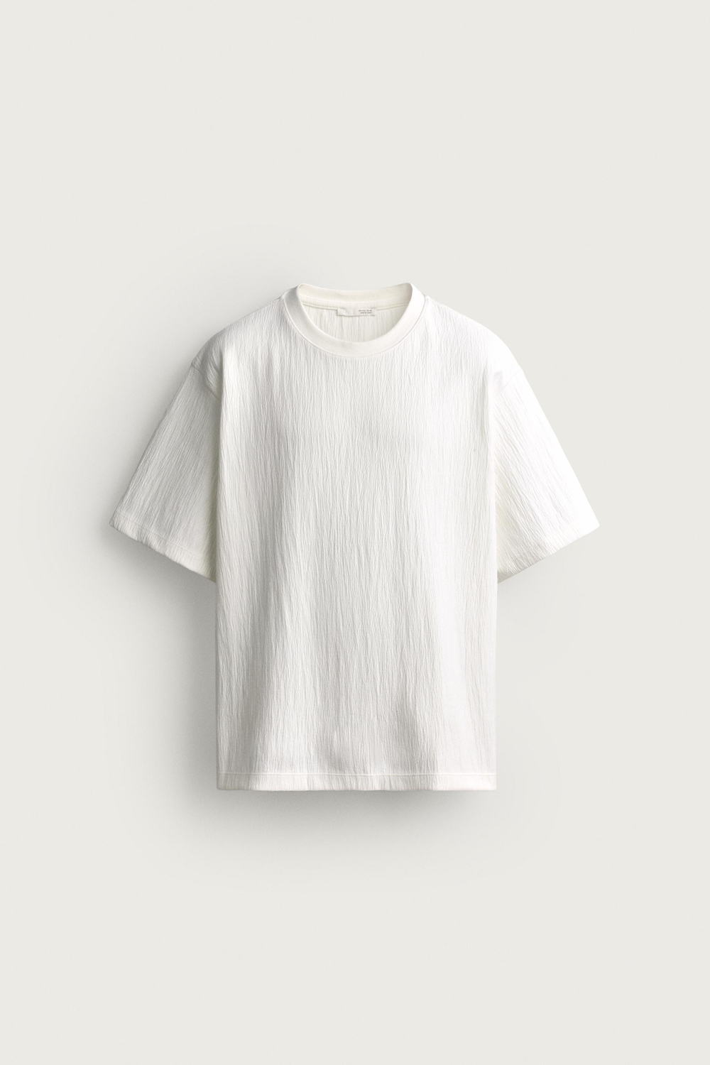 ФУТБОЛКА RELAXED FIT ИЗ РЕЛЬЕФНОЙ ТКАНИ — ZARA · 3992/430