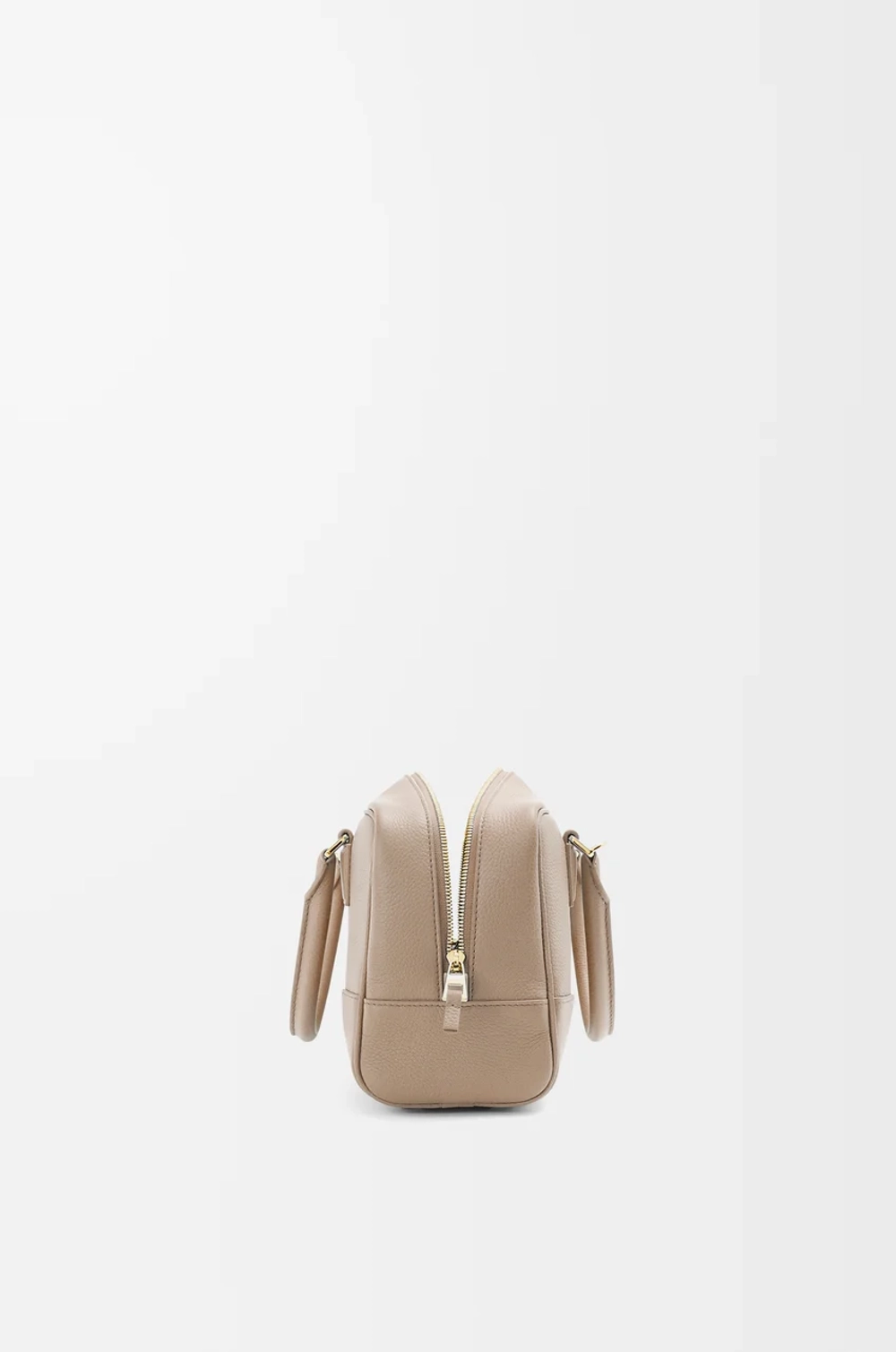 Loewe Сумка Amazona 23 из мягкой зернистой телячьей кожи, песочный
