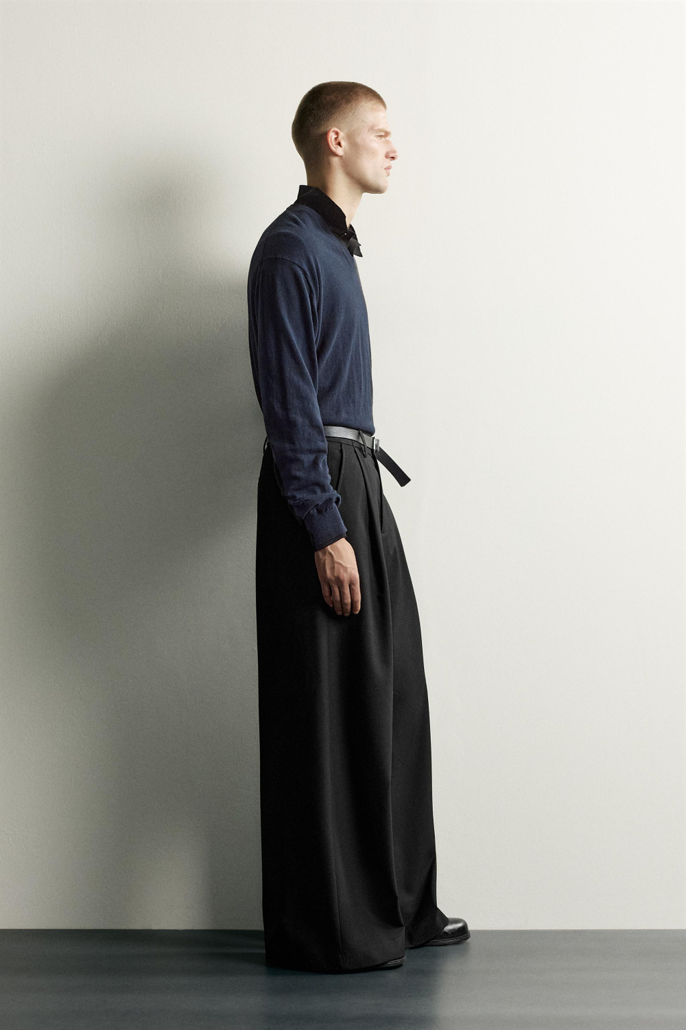 БРЮКИ WIDE FIT СО СКЛАДКАМИ — ZARA