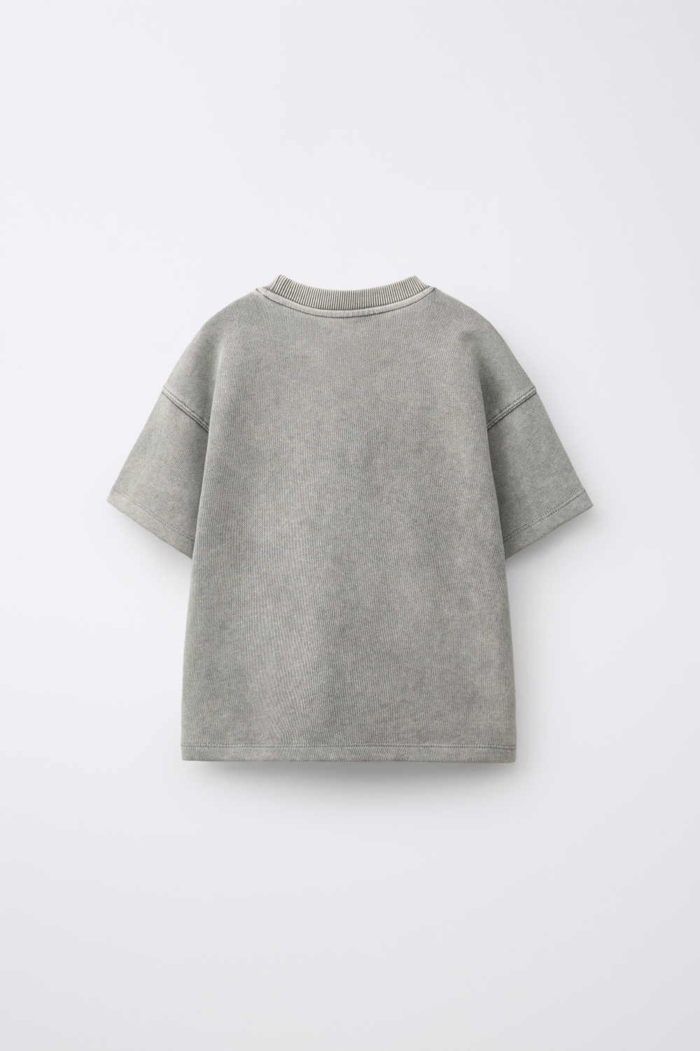 ZARA ФУТБОЛКА С ЭФФЕКТОМ ПОТЕРТОСТИ И ГРАФФИТИ, СЕРЫЙ