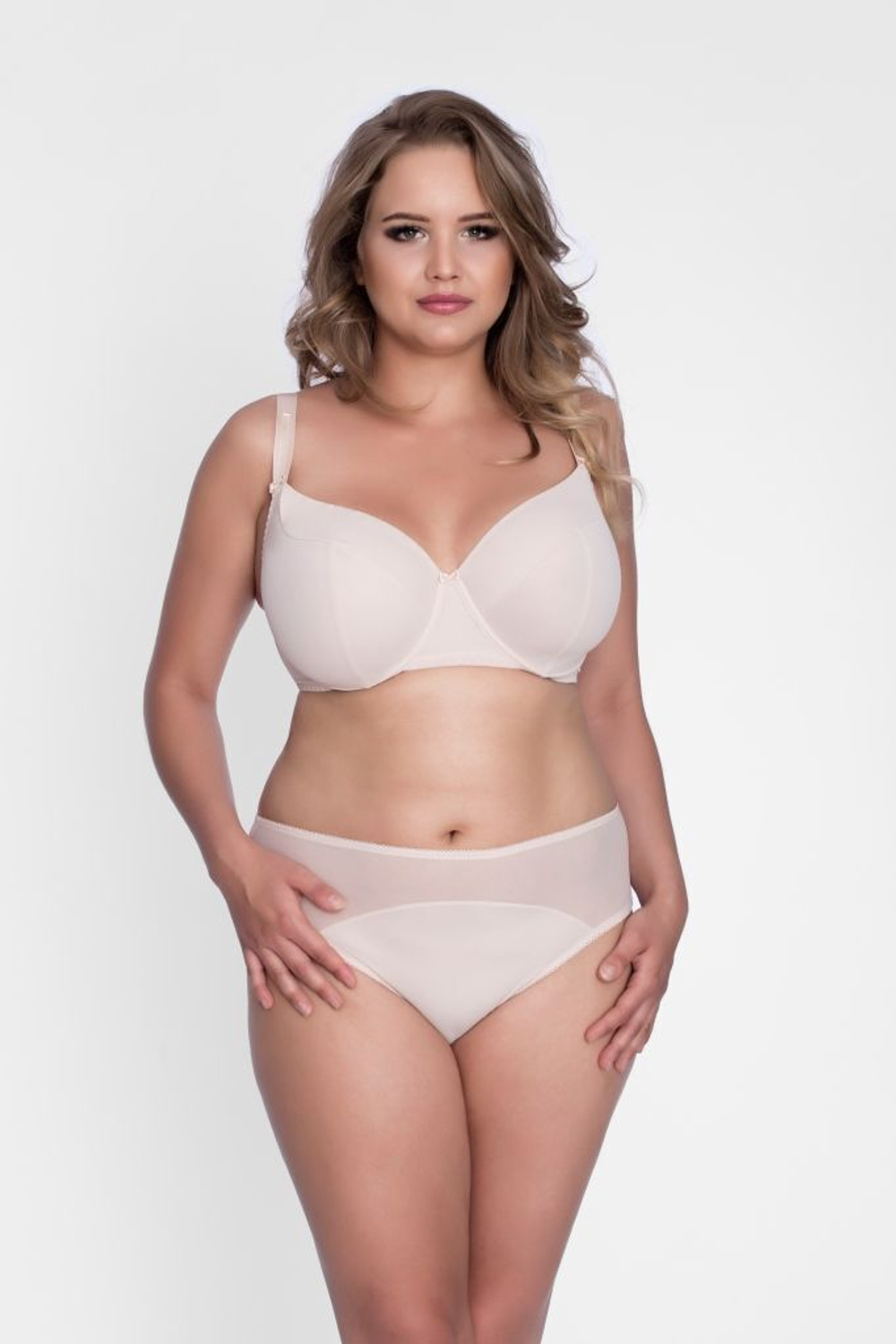 Однотонный бюстгальтер plus size на косточках с чашками из микрофибры (Размер: 95G) (Цвет: телесный)