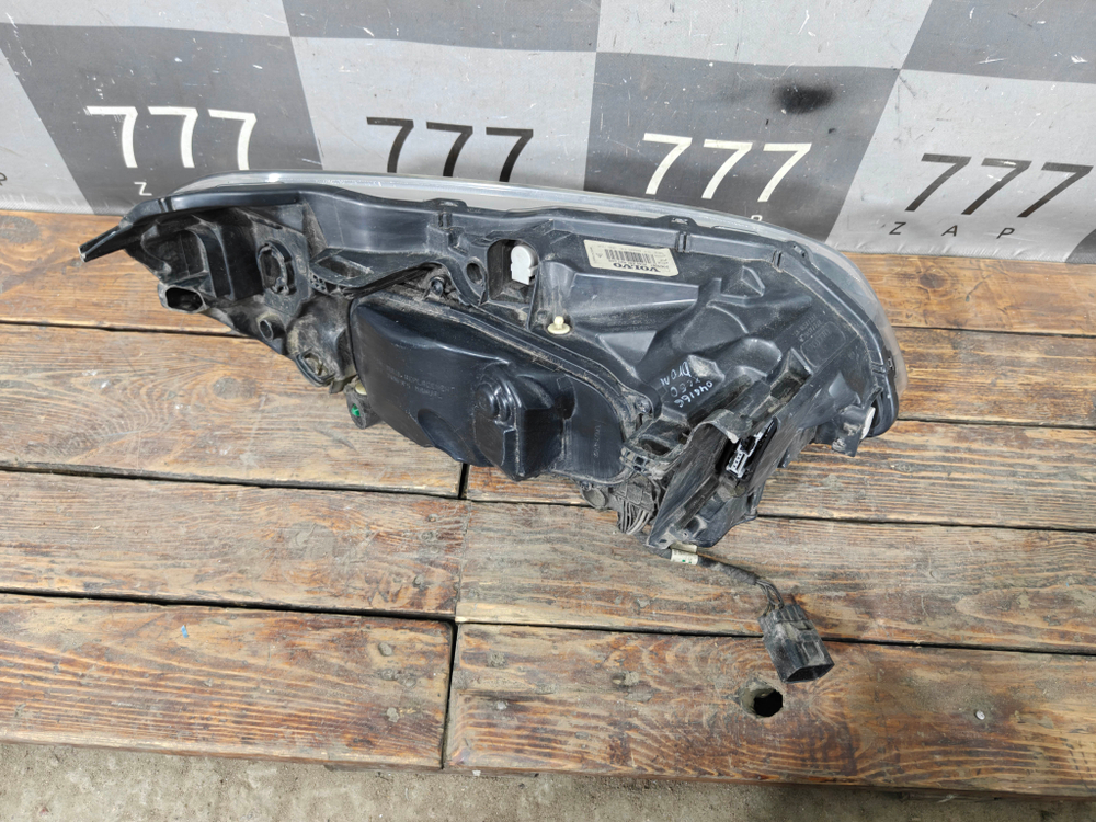 Фара левая ксенон Volvo XC60 1 13-17 Б/У Оригинал 31420257