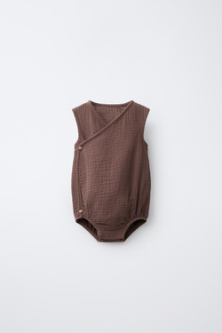 ZARA ФАКТУРНЫЙ КОМБИНЕЗОН С ЗАПÁХОМ, КОРИЧНЕВЫЙ